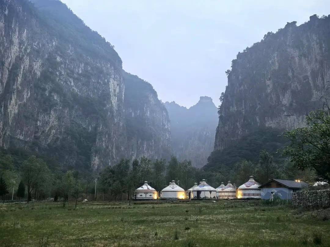 “2025 中国十大避暑山庄”榜首澳门新葡京祝贺!山西澳涞山庄登顶(图4) “2025 中国十大避暑山庄”榜首澳门新葡京祝贺!山西澳涞山庄登顶(图4)